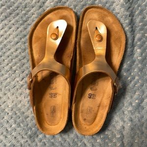Birkenstock Gizeh, Metallic Copper, Patent Leather, Euro size 40, US size 9- 9.5